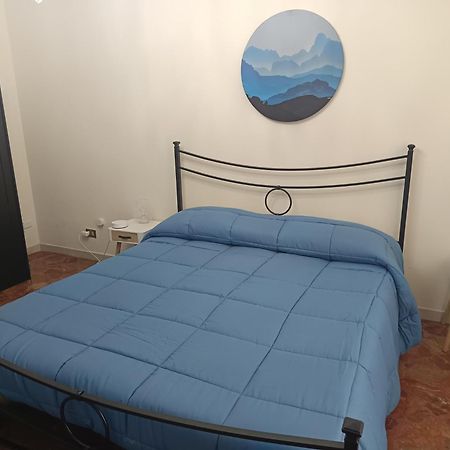 New Dawn Apartment, Appartamento Turistico, Casa Per Vacanza, Tre Camere Indipendenti 卡塔尼亚 外观 照片