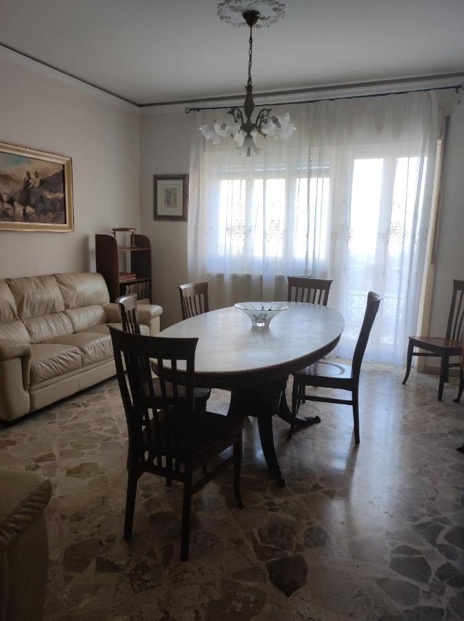 New Dawn Apartment, Appartamento Turistico, Casa Per Vacanza, Tre Camere Indipendenti 卡塔尼亚 外观 照片