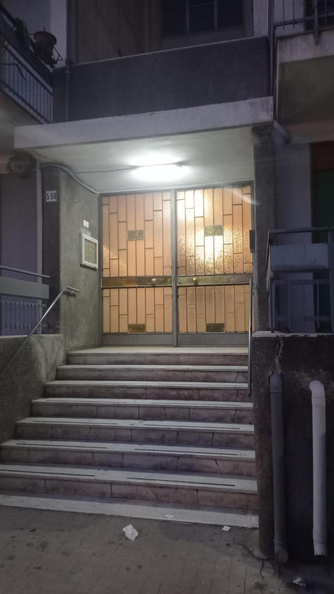 New Dawn Apartment, Appartamento Turistico, Casa Per Vacanza, Tre Camere Indipendenti 卡塔尼亚 外观 照片