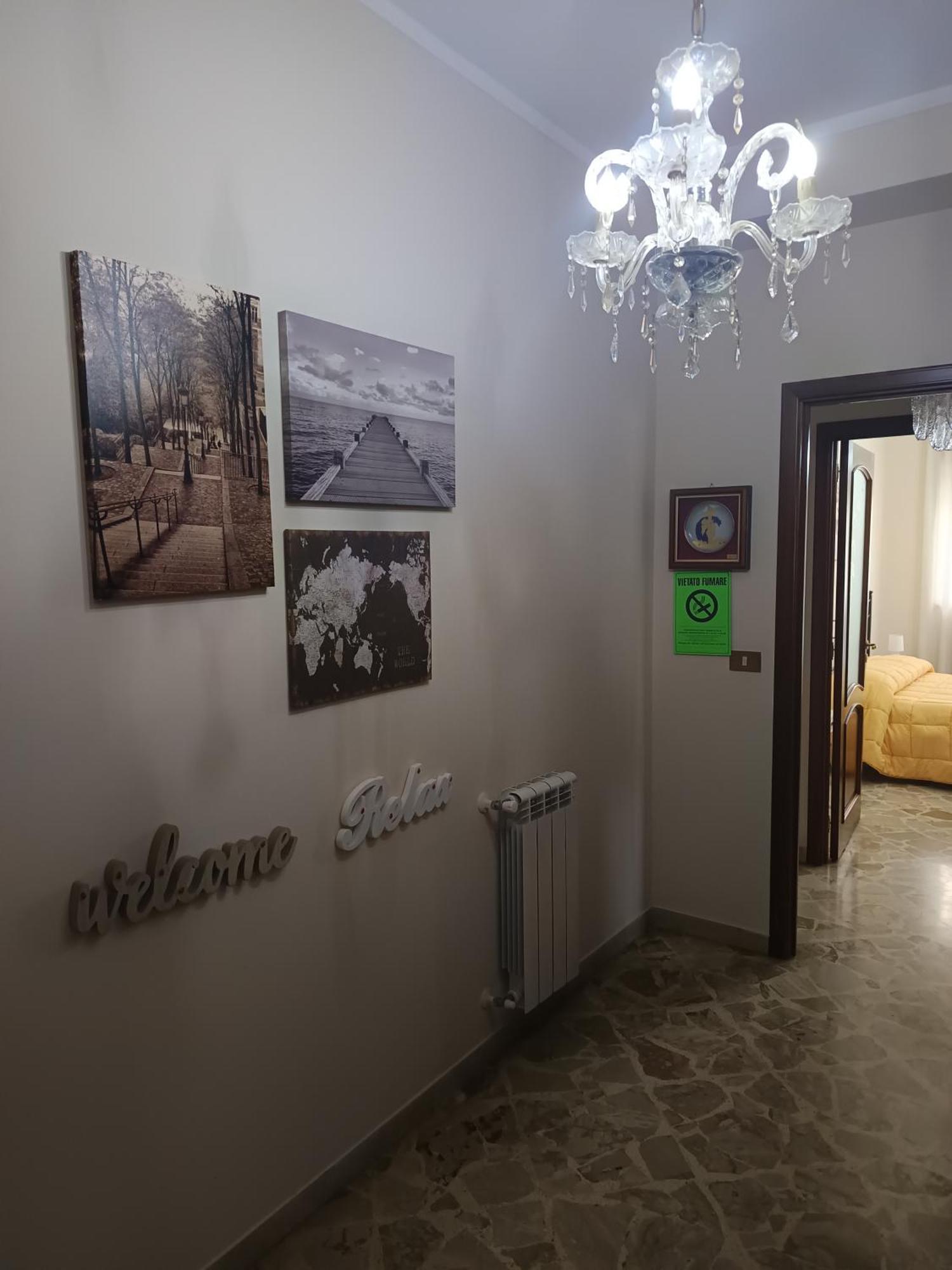 New Dawn Apartment, Appartamento Turistico, Casa Per Vacanza, Tre Camere Indipendenti 卡塔尼亚 外观 照片