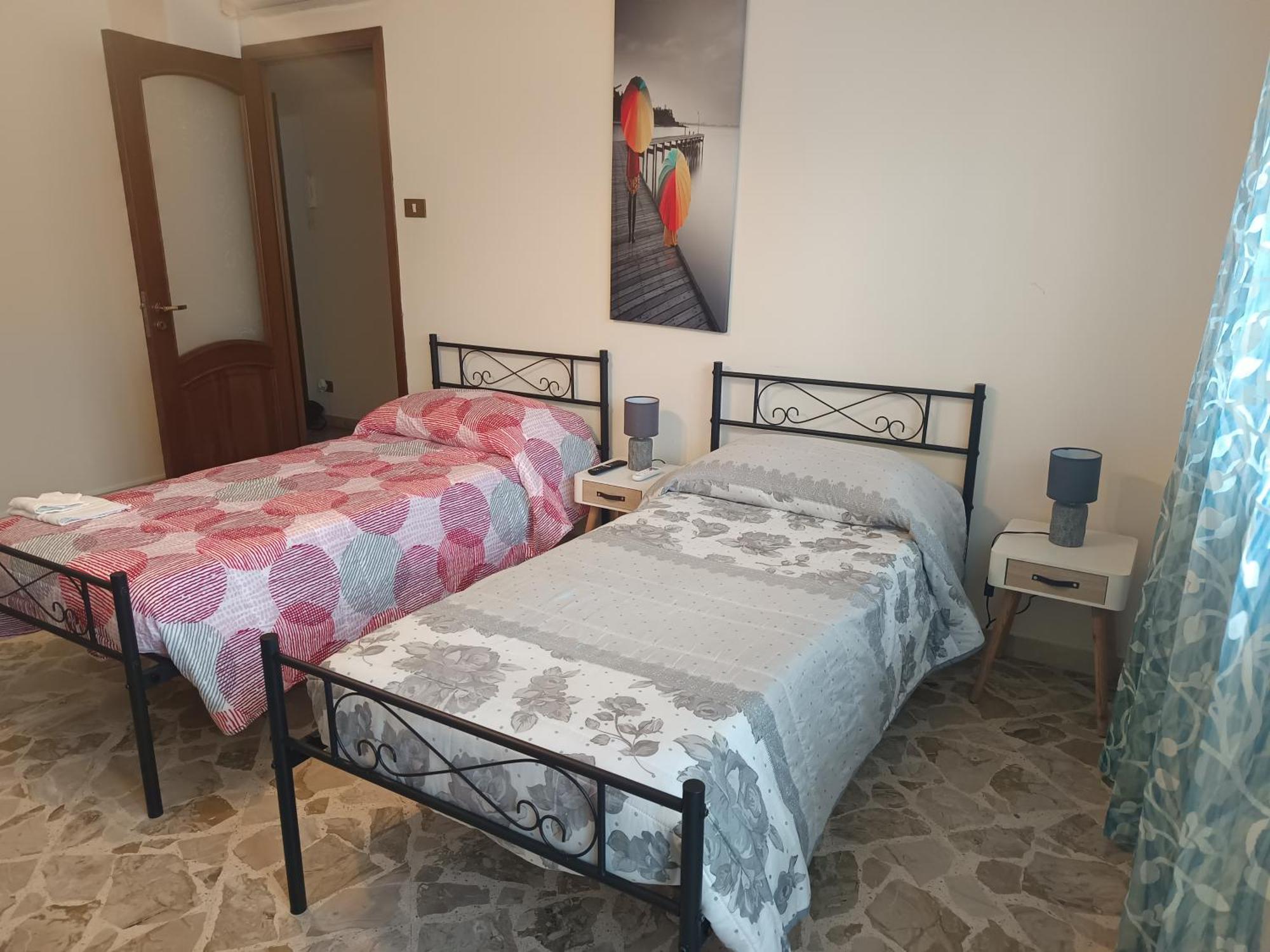 New Dawn Apartment, Appartamento Turistico, Casa Per Vacanza, Tre Camere Indipendenti 卡塔尼亚 外观 照片
