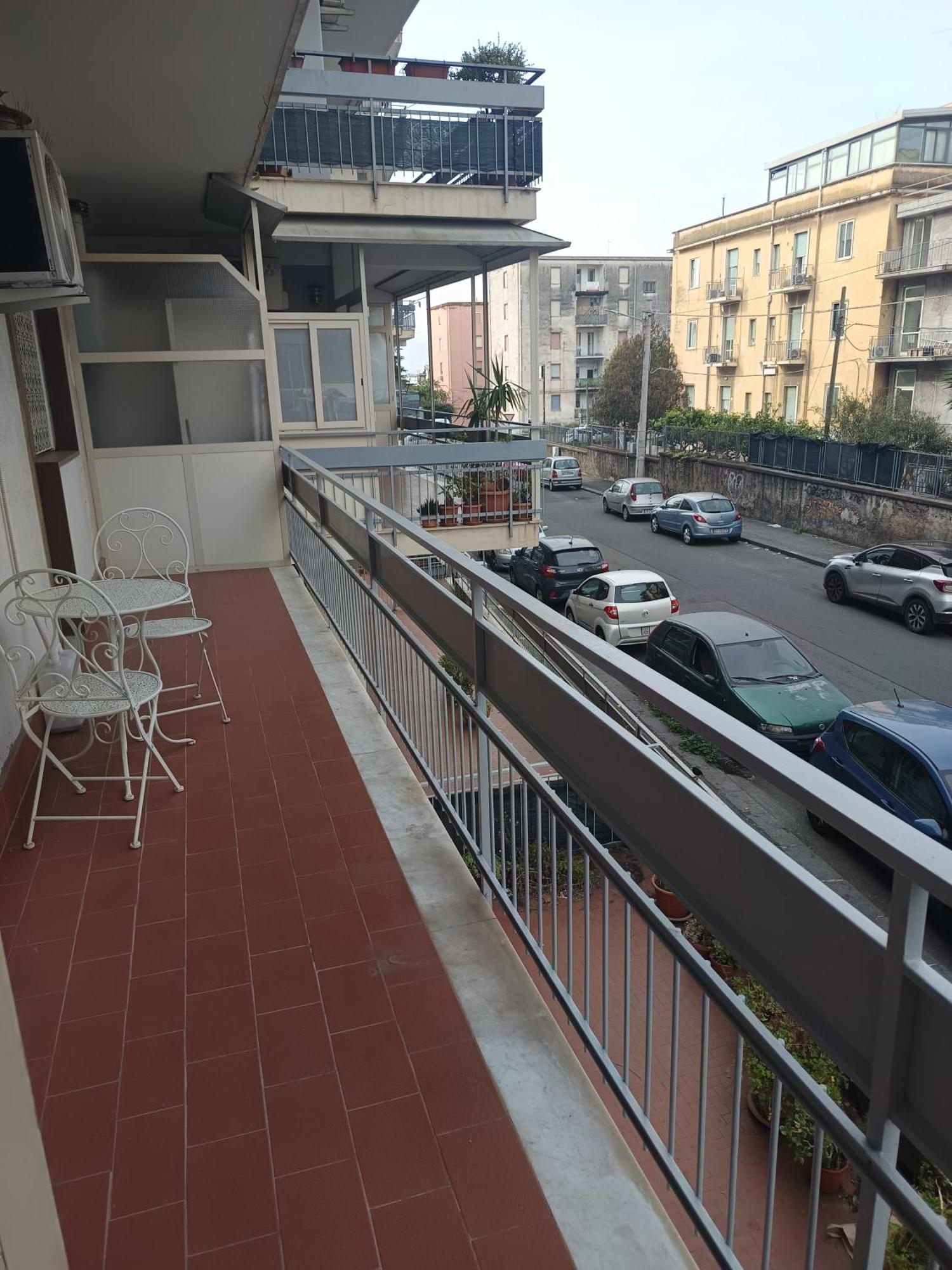 New Dawn Apartment, Appartamento Turistico, Casa Per Vacanza, Tre Camere Indipendenti 卡塔尼亚 外观 照片
